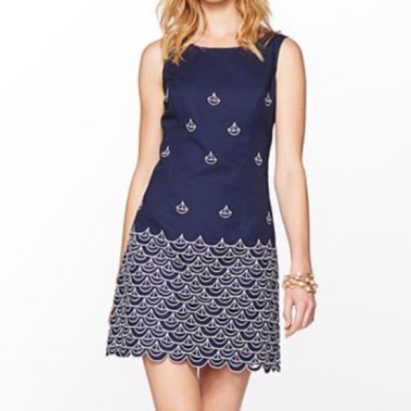 Lilly Pulitzer Dresses & Skirts - Lilly Pulitzer Clarita Shift in Navy - Size 10